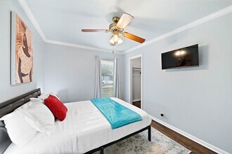 1825 Locksford St in Houston, TX - Building Photo - Building Photo