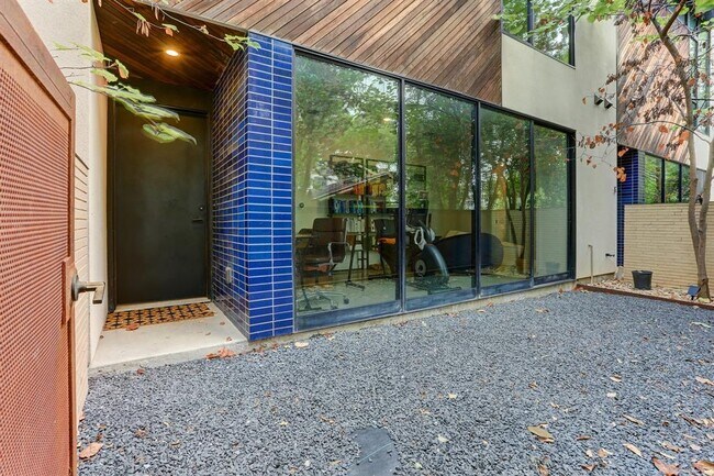 1713 Bluebonnet Ln in Austin, TX - Building Photo - Building Photo