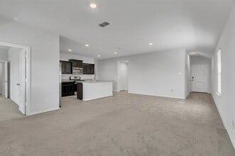 16617 Porterfield Ln in Justin, TX - Building Photo - Building Photo