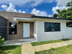 11848 SW 213th St in Miami, FL - Building Photo - Building Photo