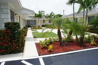 Garden Court in Lake Worth, FL - Building Photo - Building Photo