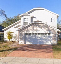 410 Ashley Pl in Haines City, FL - Building Photo