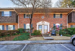 3555 Old Chamblee Tucker Rd in Atlanta, GA - Building Photo