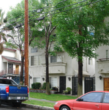 5242 Cartwright Ave in North Hollywood, CA - Building Photo - Building Photo