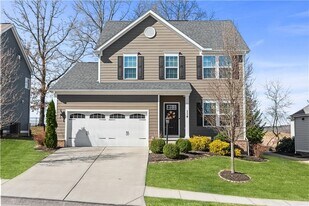 114 Granite Ridge Cir in Mars, PA - Building Photo