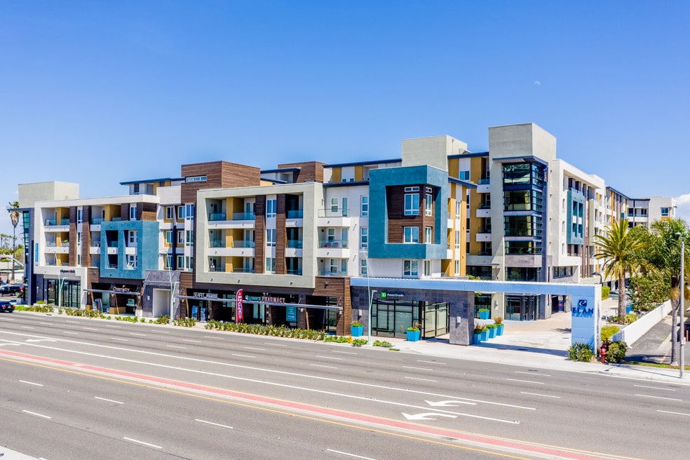 7901 Glencoe Ave Apartments Huntington Beach, CA