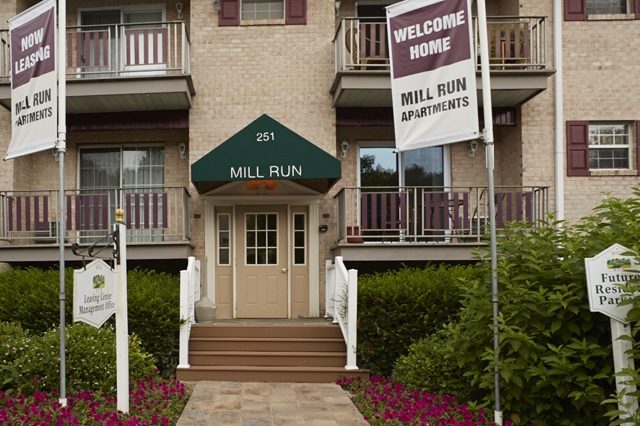 Mill Run Apartments in Emmaus, PA - Building Photo