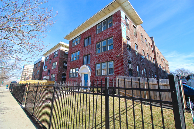z-123124-Studios on Broadway in Kansas City, MO - Building Photo