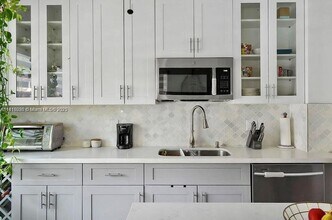 8450 NW 138th Terrace in Miami Lakes, FL - Building Photo - Building Photo