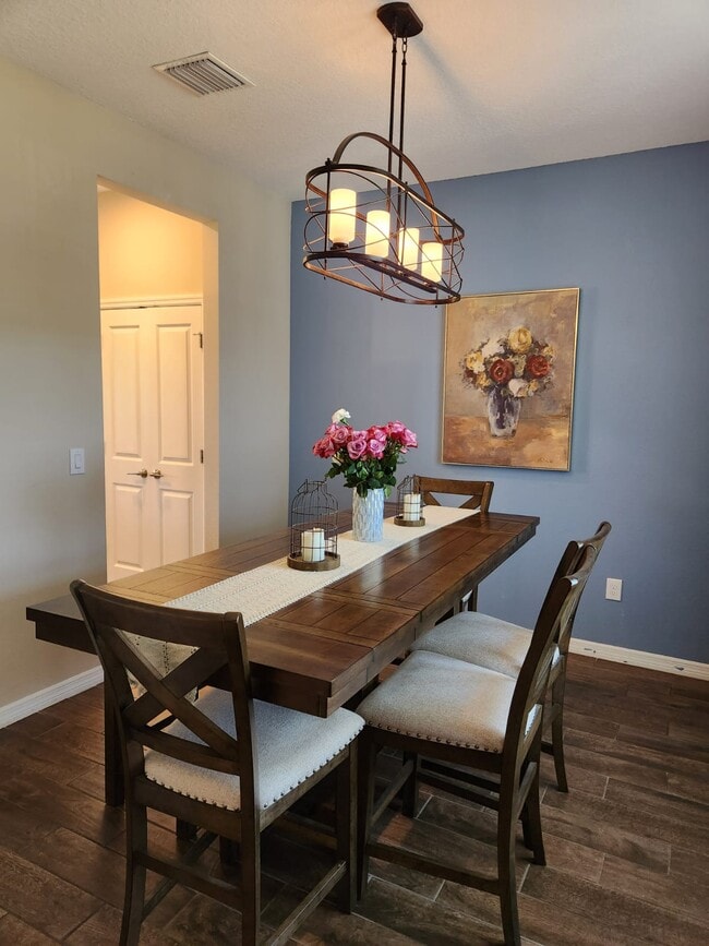 property at 6331 Laurelcrest Gln