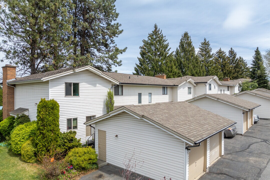 Cedar View Estates in Spokane, WA - Foto de edificio