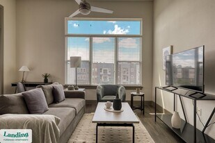 300 Enclave Dr in Conroe, TX - Building Photo