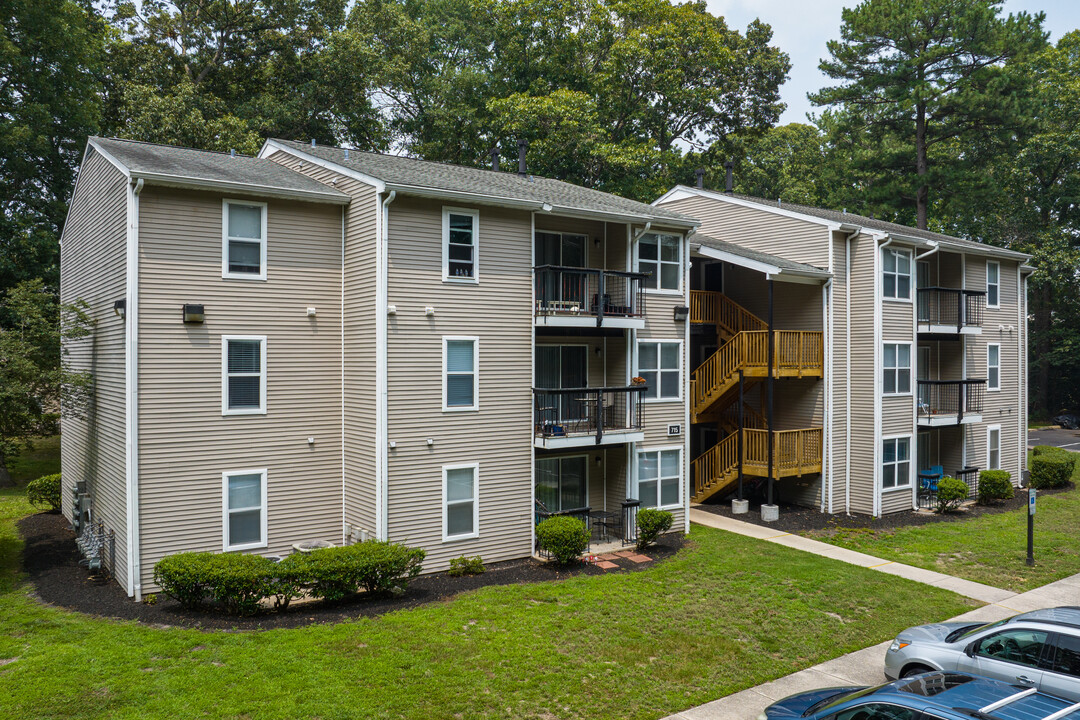 Greens at Schumaker Pond in Salisbury, MD - Building Photo