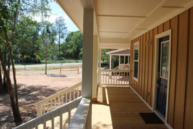 1835 S Berlin Rd in Brenham, TX - Building Photo - Building Photo