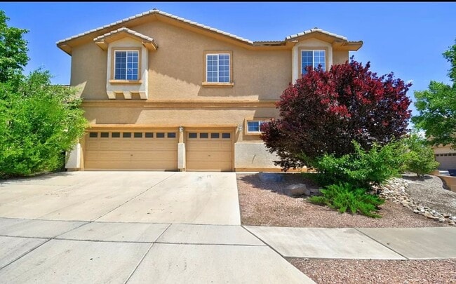 property at 7109 Alamillo Rd NW