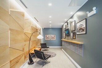 830 N Milwaukee Ave, Unit 502 in Chicago, IL - Building Photo - Building Photo