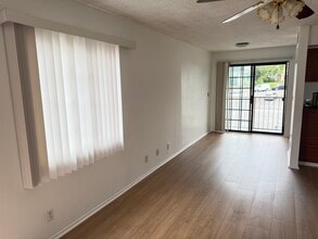 3228 Honolulu Ave in La Crescenta, CA - Foto de edificio - Building Photo