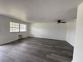 341 Silver Beach Rd in Riviera Beach, FL - Building Photo - Building Photo