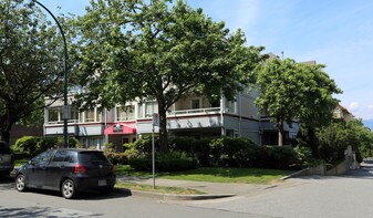 Heritage at Cypress in Vancouver, BC - Building Photo