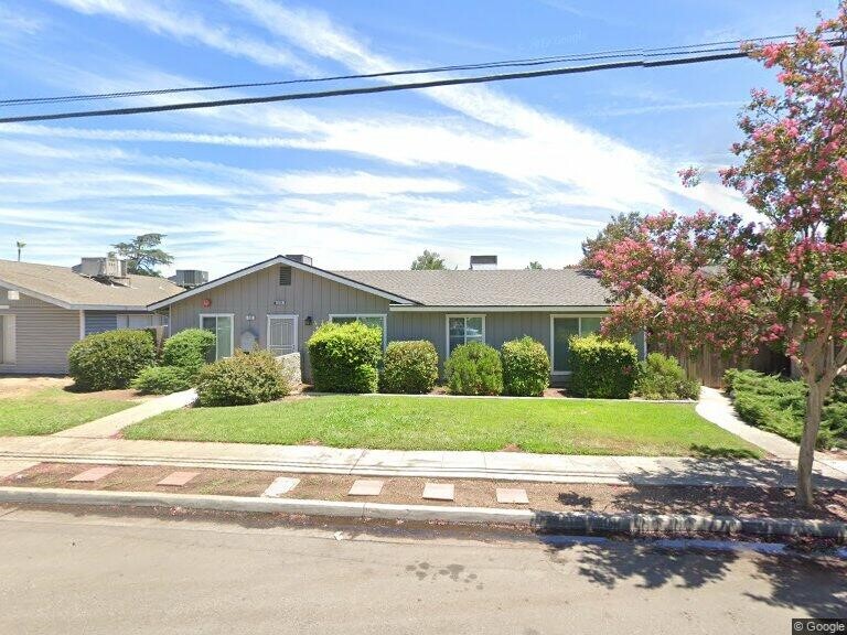 6266 N Fresno St, Unit 101 in Fresno, CA - Building Photo