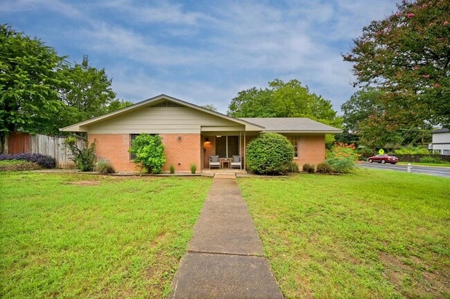 property at 2000 Meadowridge Dr