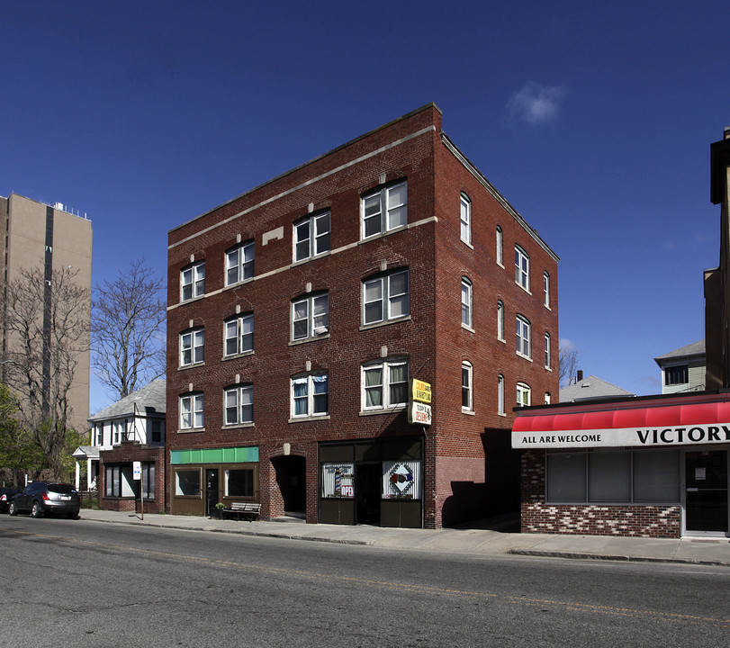 373-375 Pleasant St in Worcester, MA - Building Photo