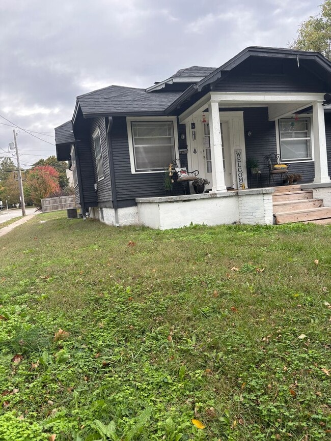 835 S McCann Ave in Springfield, MO - Building Photo - Building Photo