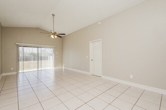 297 Chicago Woods Cir in Orlando, FL - Foto de edificio - Building Photo