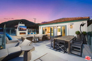 42580 Pacific Coast Hwy in Malibu, CA - Building Photo - Building Photo