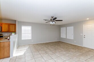 1024 Sky Forest Dr in Henderson, NV - Foto de edificio - Building Photo