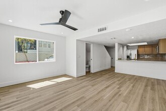 122 S Hardy Dr in Tempe, AZ - Building Photo - Building Photo