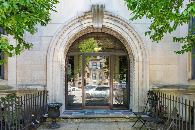 857 Beacon St in Boston, MA - Foto de edificio - Building Photo