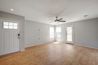 2101 Jesse Owens Dr in Austin, TX - Building Photo - Building Photo