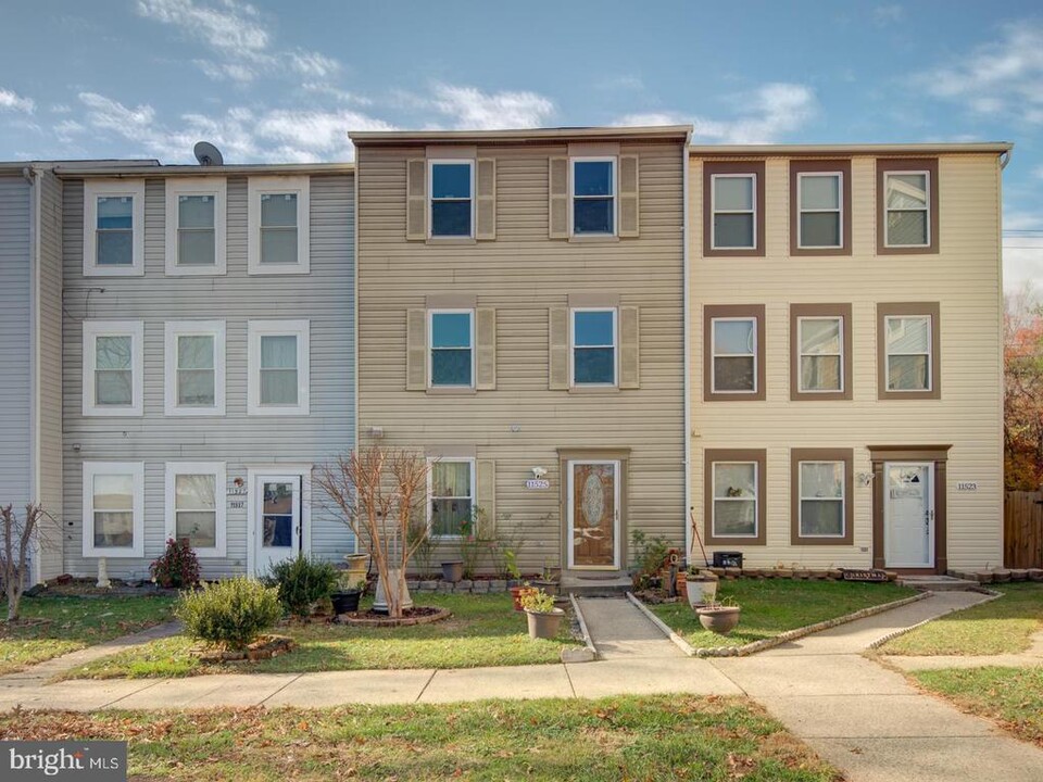 11525 Aldburg Way in Germantown, MD - Building Photo