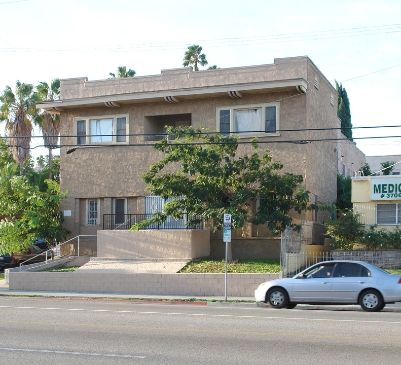 3700 W Sunset Blvd in Los Angeles, CA - Building Photo