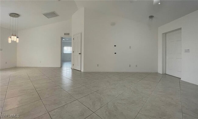 1016 SW 39th Terrace in Cape Coral, FL - Building Photo - Building Photo