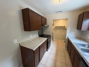 1410 Carolyn Ln in Eustis, FL - Building Photo - Building Photo