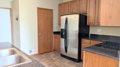 5014 Montauk Dr in Plainfield, IL - Building Photo - Building Photo