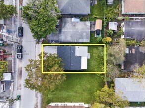 1739 NW 67th St in Miami, FL - Building Photo - Building Photo