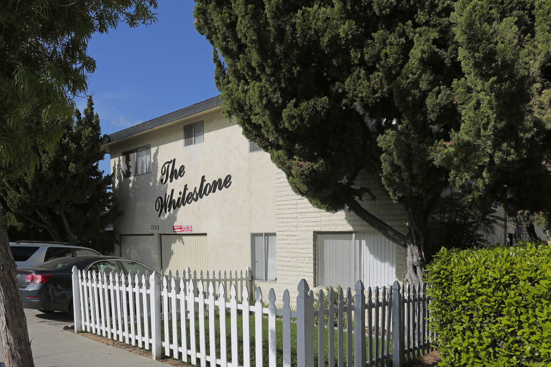 The Whitestone in Whittier, CA - Foto de edificio