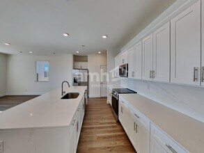 10172 Mountain Crest St in Las Vegas, NV - Building Photo - Building Photo
