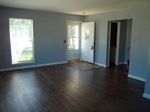 37085 Brynford Dr in Clinton Township, MI - Building Photo - Building Photo