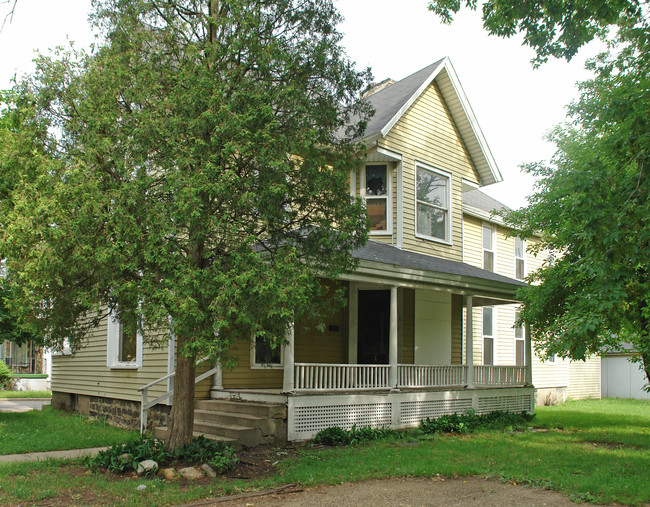 319 Lyon St NE in Grand Rapids, MI - Building Photo - Building Photo