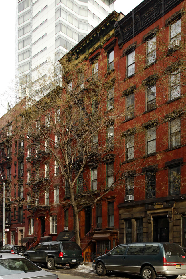 211 East 5th Street in New York, NY - Building Photo - Building Photo