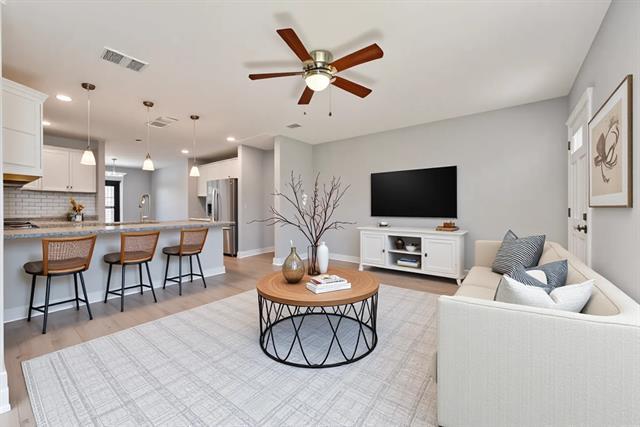 property at 609 E Morton St