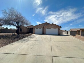 3940 E Snavely Cir in Kingman, AZ - Building Photo - Building Photo