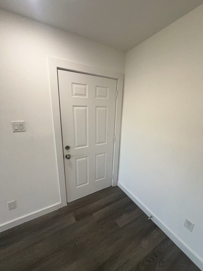 property at 6013 Wedgefield St