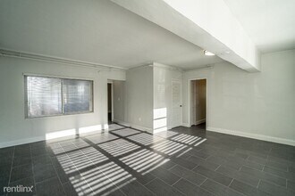 8315 Byron Ave in Miami Beach, FL - Building Photo - Building Photo