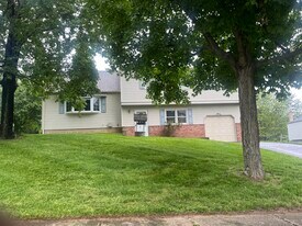 2133 Dapple Dr in Warrington, PA - Building Photo