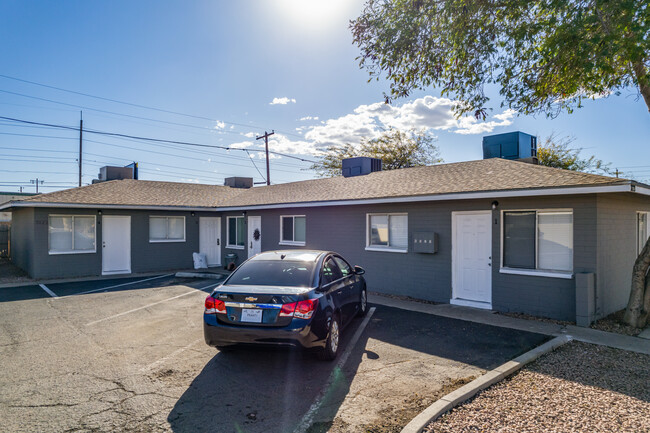 3121-3123 W Almeria Rd in Phoenix, AZ - Foto de edificio - Building Photo